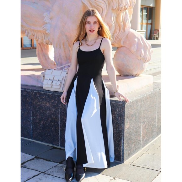 Women's Summer Spaghetti Strap Maxi Dress Backless Flowy for Weddings - Picture 5 of 9